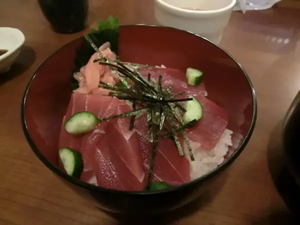 マグロ丼