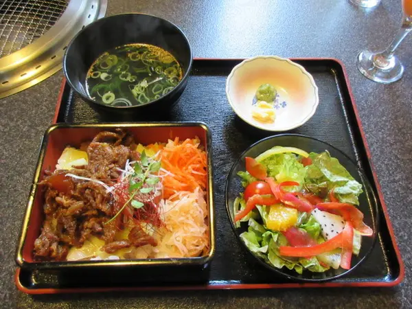 プレミアムやわらか牛すじ重