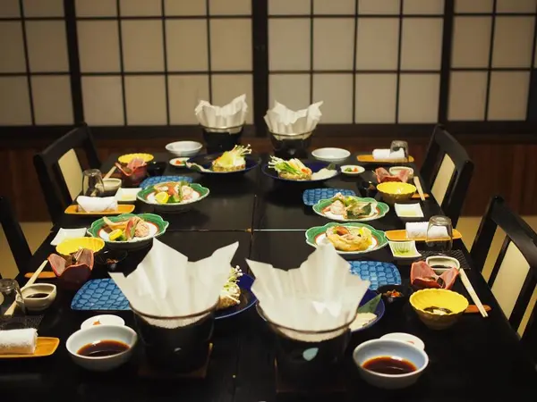 個室でゆっくりご飯。