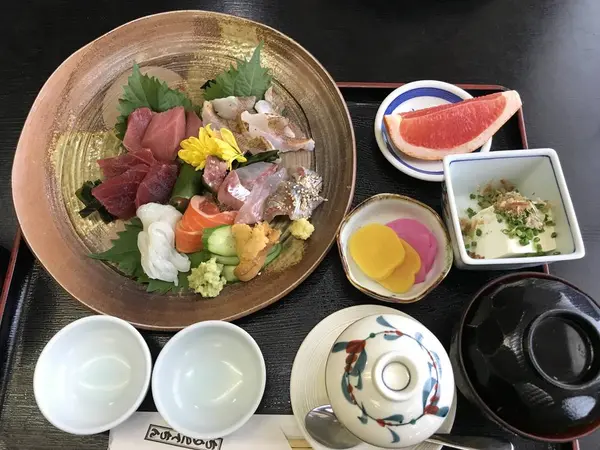 刺身の品数がゴイスー