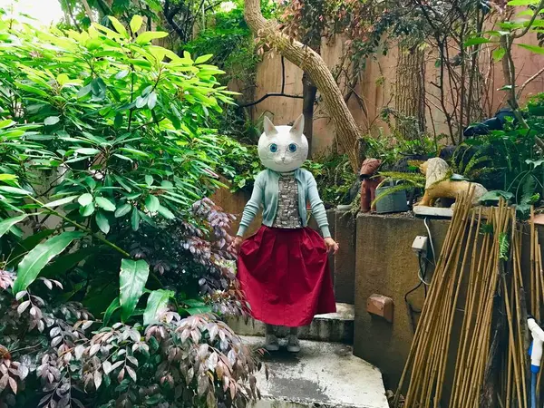 お店の入り口は地下にある。