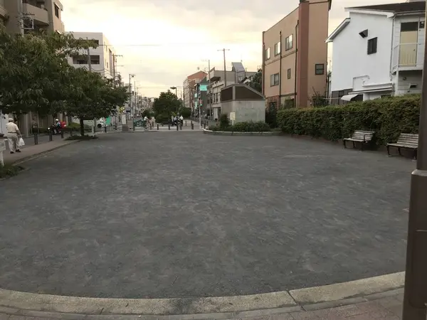 途中の広場