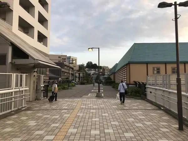 反町駅到着です。