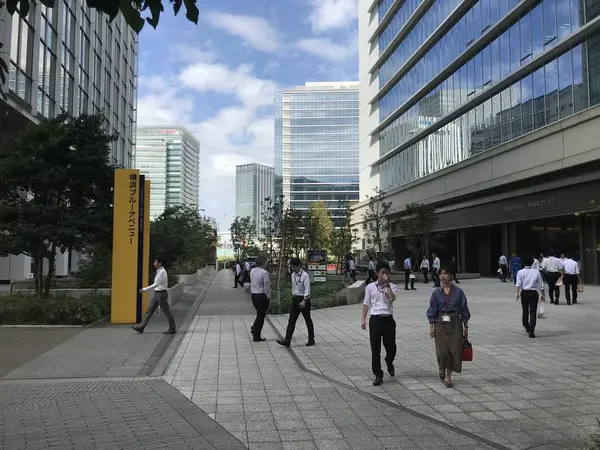 奥に入って見ます。