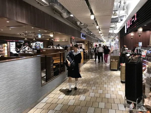 飲食店が多め