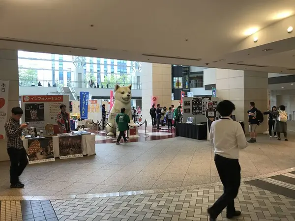 クイーンズサークル