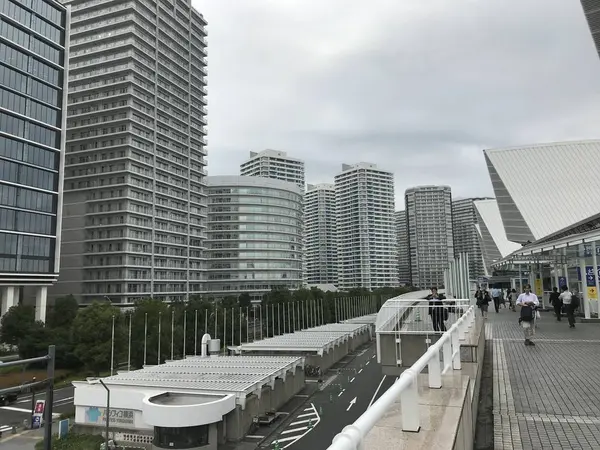 ビルの折り重なりが凄いです。