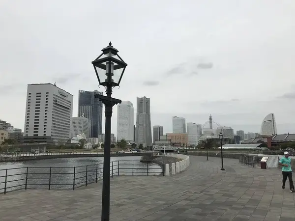 防波堤上です。
