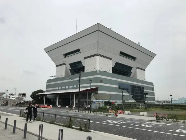 大さん橋ふ頭ビル
