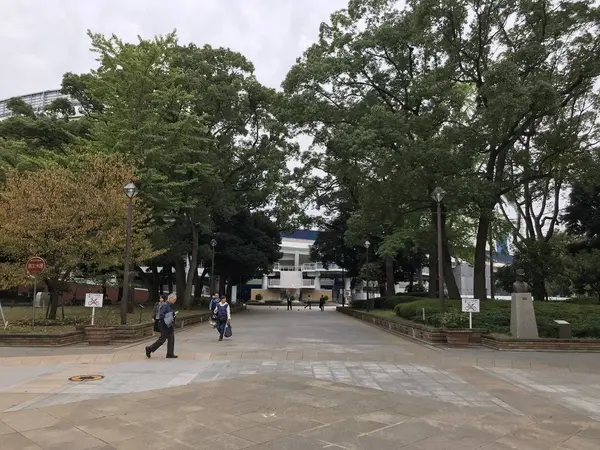 関内口から駅まで徒歩3分w