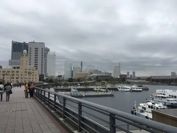 横浜開港の道 山下臨港線プロムナード