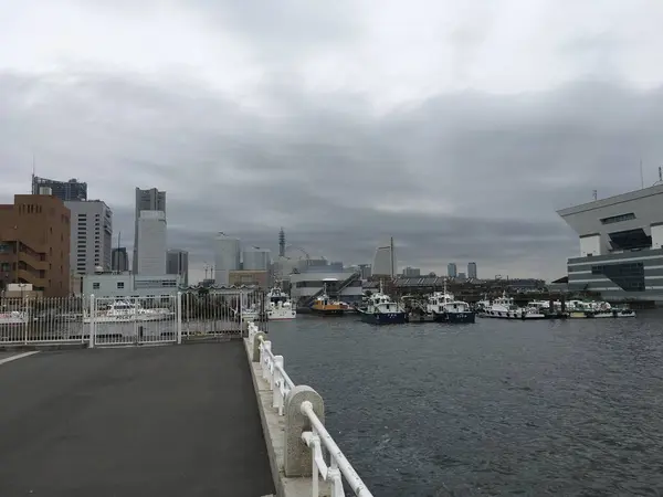 振り返るとみなとみらい