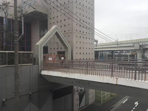 横浜人形の家反対側