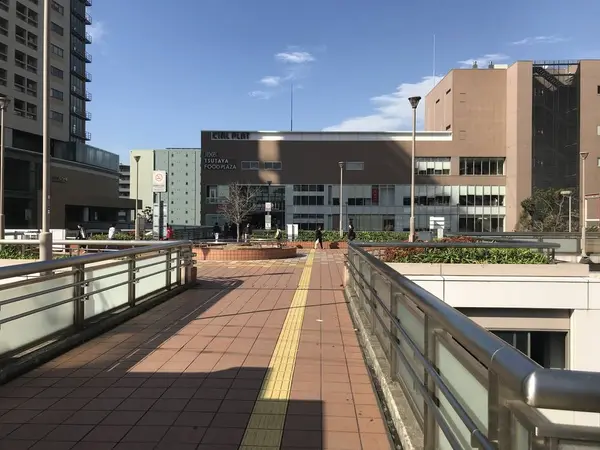 京急　仲木戸駅からの歩行者導線
