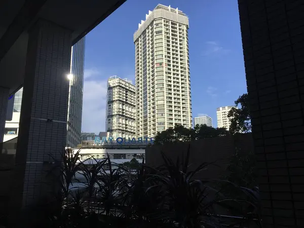 ポートサイドを望む