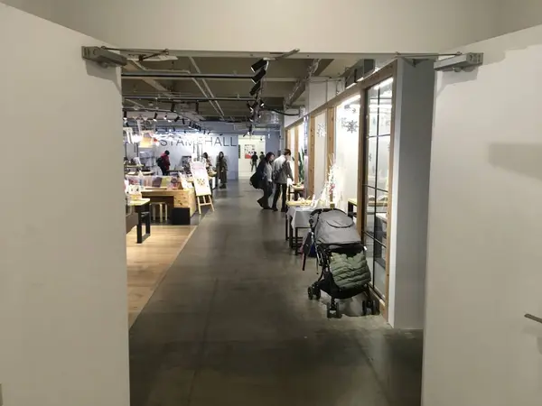 お教室階