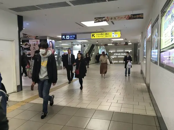 複雑な立体構造です。