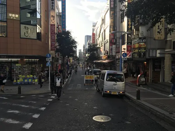 何でもありな雑多な街w