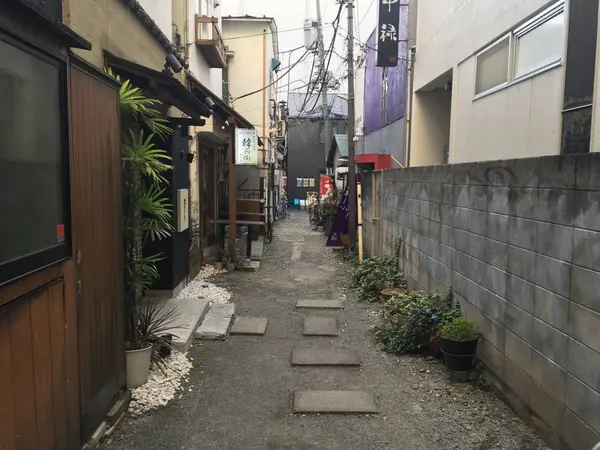 路地裏感がぱねぇw