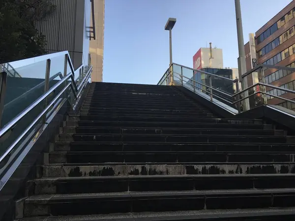 地下街と二階と