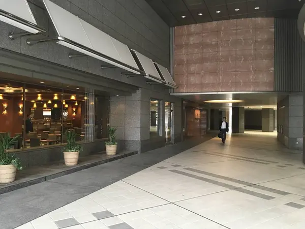 シェラトンを回ります。