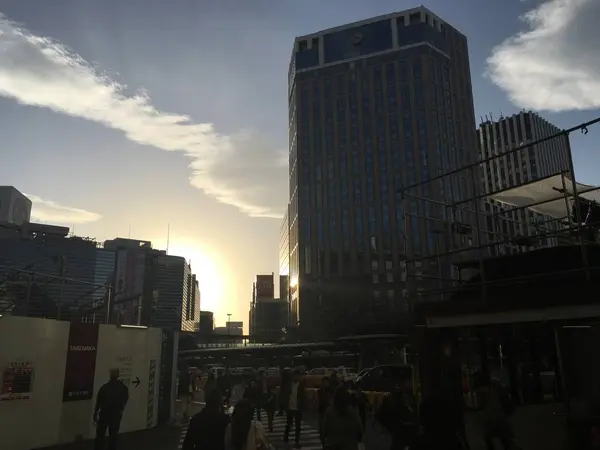 黄昏の横浜駅西口