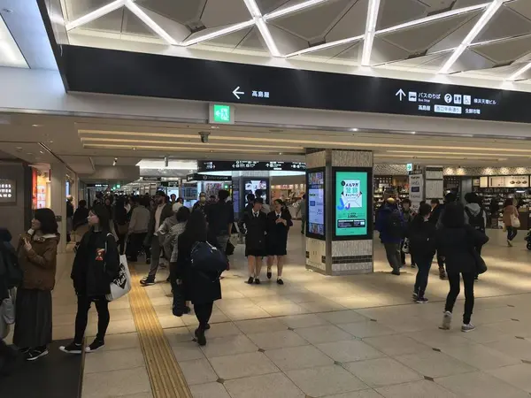 横浜駅西口地下街ジョイナス