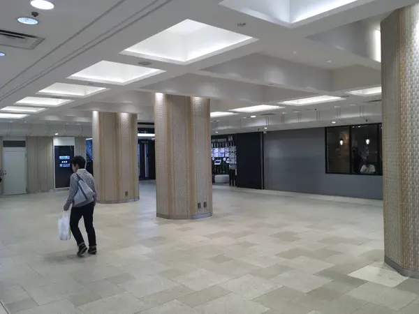シェラトン前です。