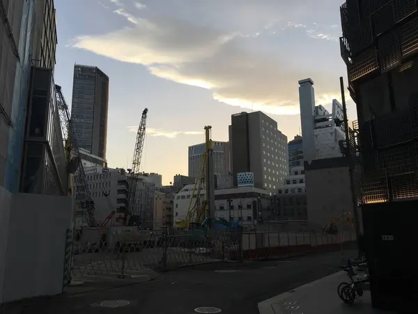 北西口再開発ビルの工事現場