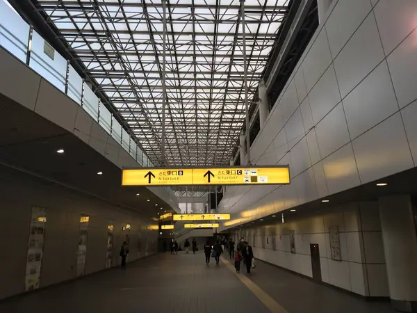 北東口からポルタへ