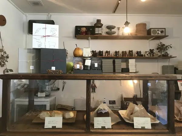 スコーンやケーキも！