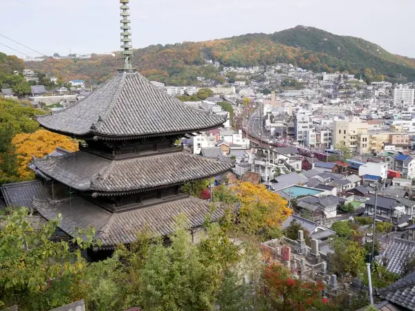 三重塔
