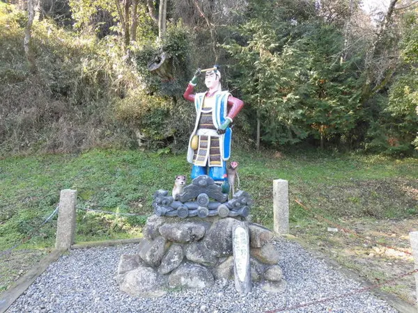 桃太郎像