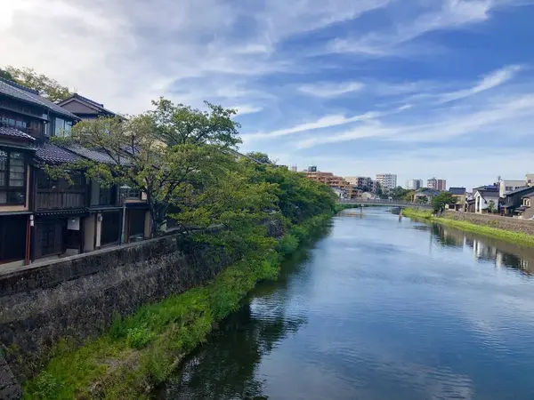 近くの橋からの景色