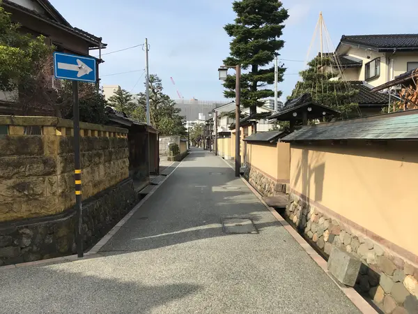 竪町裏の感じの良い通り