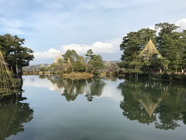 霞ケ池を回って・・・