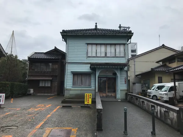 現役のお茶屋さんが多い地区