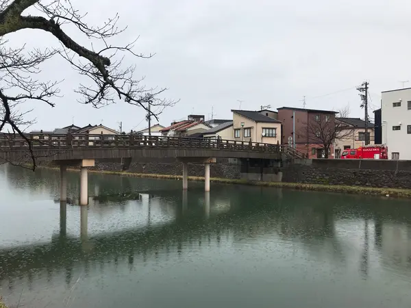 中の橋