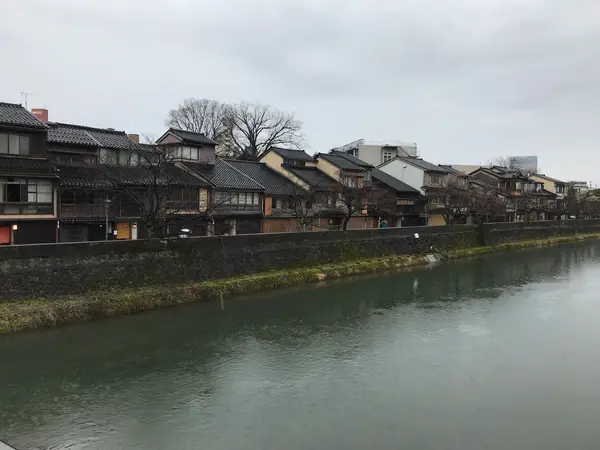 浅野川大橋からの主計町