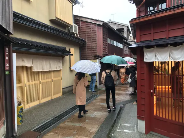お茶屋さんは五軒
