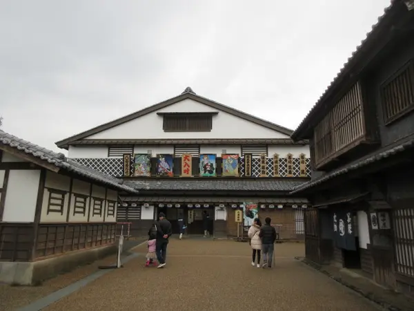東映