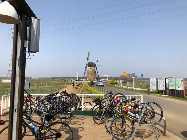 店脇の自転車置き場