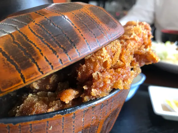 腕から飛び出す！