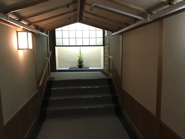 地下道はこんな感じです。