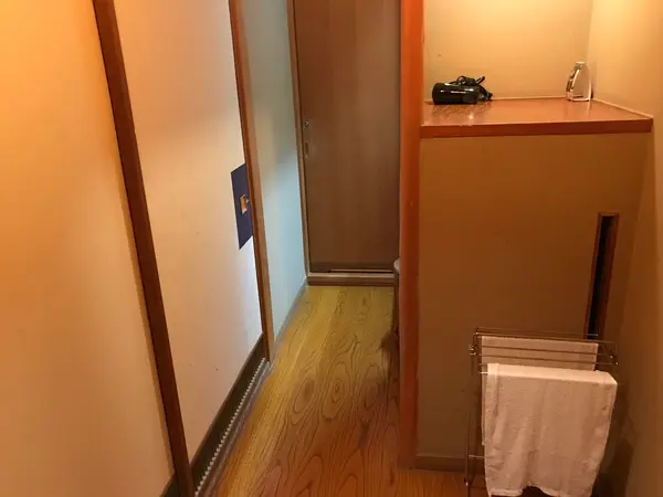 左が本間です。