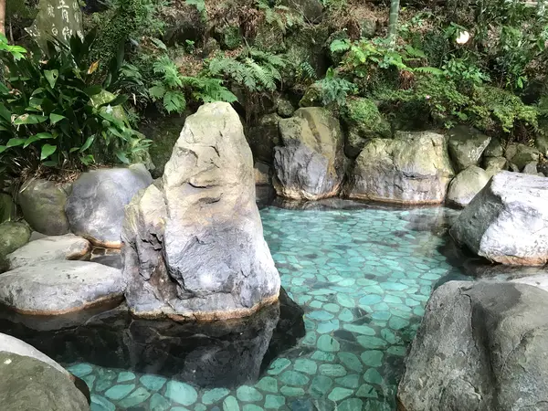 巨岩もこの通り