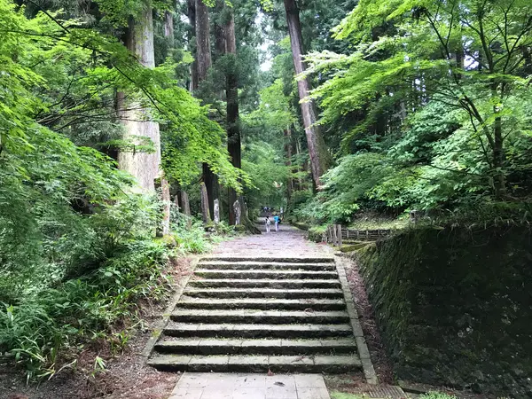 三門を抜けて