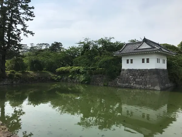 自然の要害を活かした作り