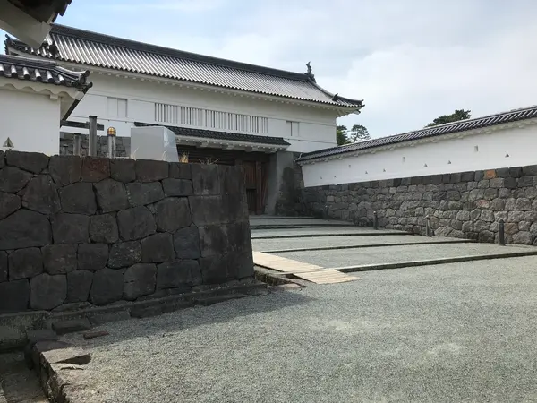 立派な門です。