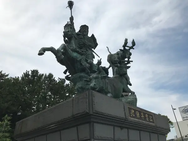 北条早雲公の像
